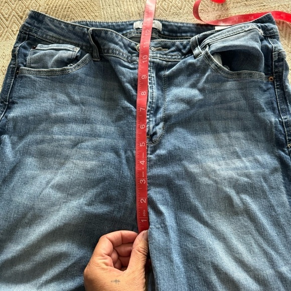 Kensie Straight Leg High Waist Jeans - Picture 5 of 6